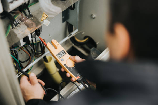Best Licensed Electrician  in Maquoketa, IA